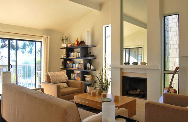 Beach Style Living Room by Dana Nichols