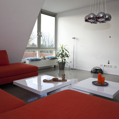 Example of a minimalist living room design in Amsterdam