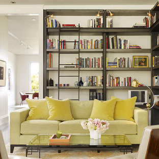 Idee per un soggiorno classico con libreria