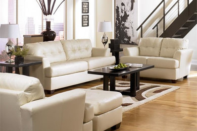 Inspiration for a timeless living room remodel in Wichita