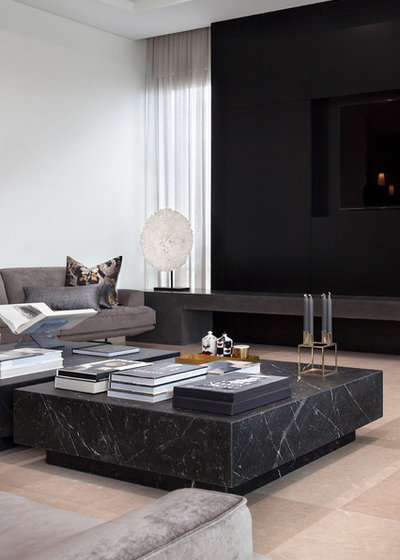 Modern Living Room by Leon House Design