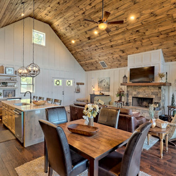Lola Summit: Craftsman/Farmhouse Home
