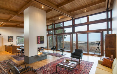 Houzz Tour: Cape Cod’s  Midcentury Modern Tradition Comes to Life