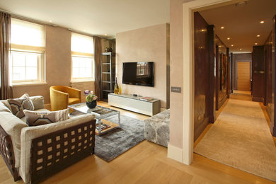 Minimalist living room photo in London