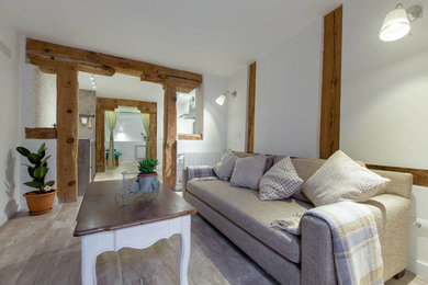 Foto de salón abierto rústico de tamaño medio sin televisor con paredes blancas y suelo de madera pintada