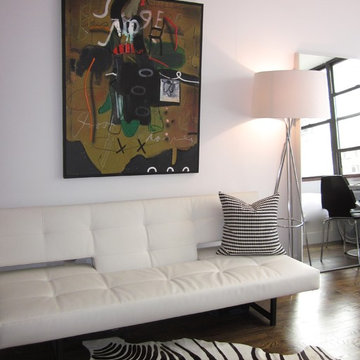 Manhattan pied-à-terre living room