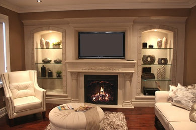 Living room - traditional living room idea in Toronto