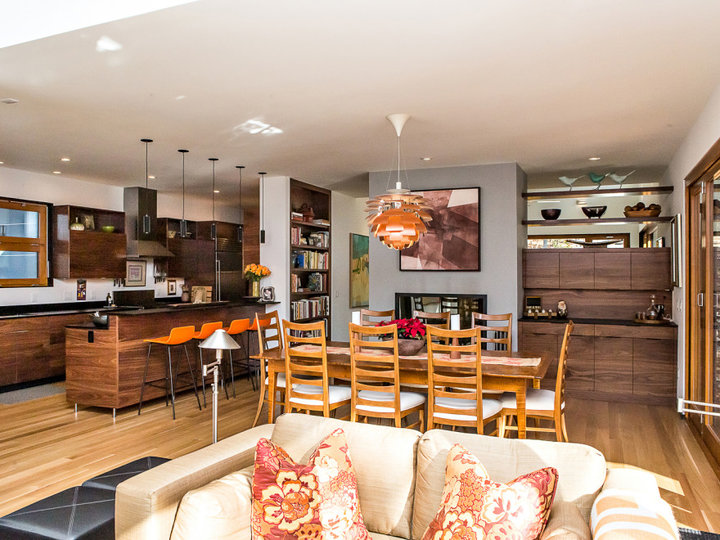 Home Bar - Midcentury Living Room