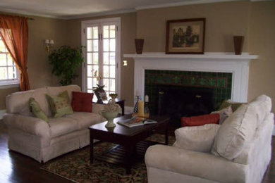 This is an example of a classic living room in Philadelphia.