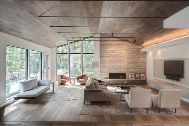 Midcentury Living Room by Tom Bassett-Dilley Architect, Ltd.