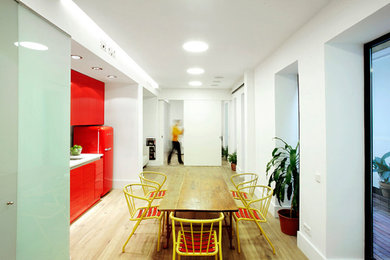 Modernes Wohnzimmer in Madrid