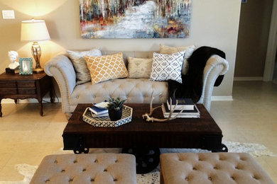 Example of an eclectic living room design in Houston