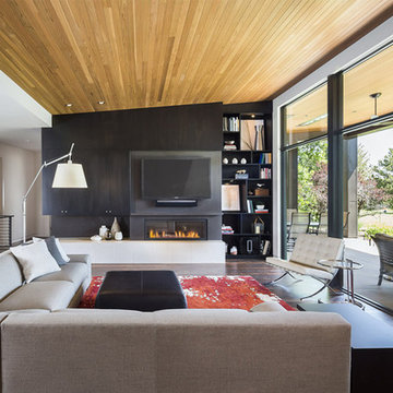 Modern Golf Course Home
