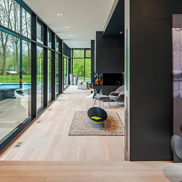 Modern Home in Oakville Ontario