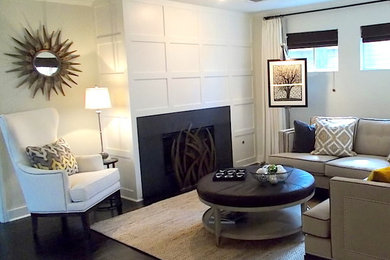 Foto de salón para visitas abierto moderno de tamaño medio sin chimenea y televisor con paredes blancas y suelo de madera oscura