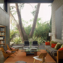 https://www.houzz.com/photos/modern-living-room-modern-living-room-los-angeles-phvw-vp~71767