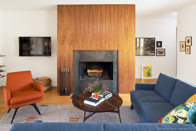 Inspiration for a modern living room remodel in Austin
