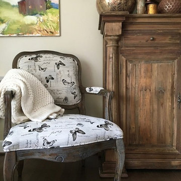 Monarch Accent Chair