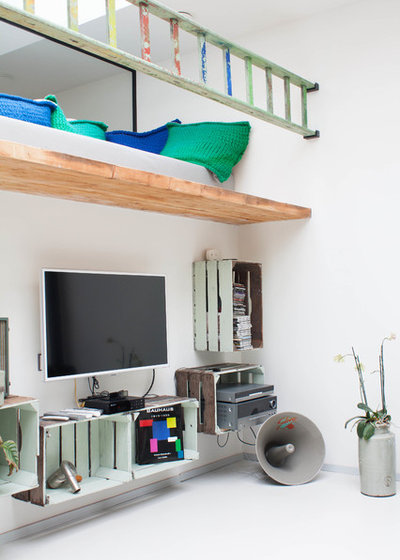 Eclectic Living Room by Louise de Miranda