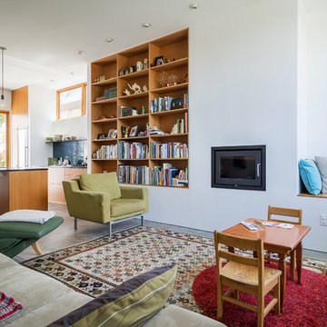 My Houzz: A Modern Home Meets Its Neighbors Halfway
