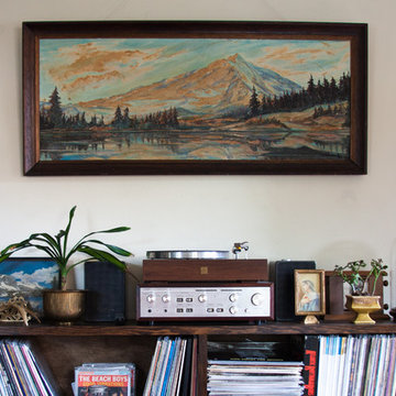 My Houzz: Creative Couple Furnishes a 1920's Rental with Vintage Finds