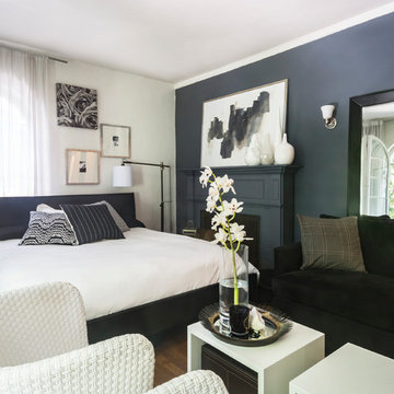 My Houzz: Glam Black-and-White Style in a 550-Square-Foot Studio