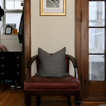 My Houzz: Wood-and-White Charm in a Graphic Designer’s Apartment