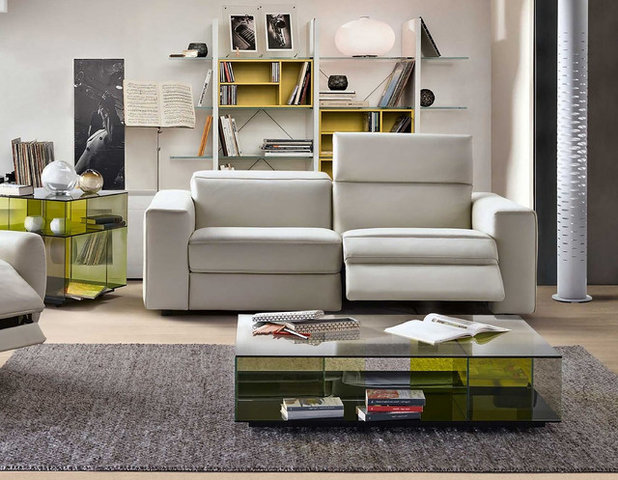 Moderno Soggiorno by Revolve Furnishings + Interior Design