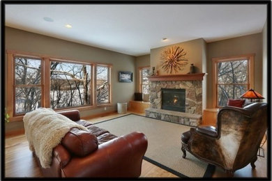 Example of a living room design in Minneapolis
