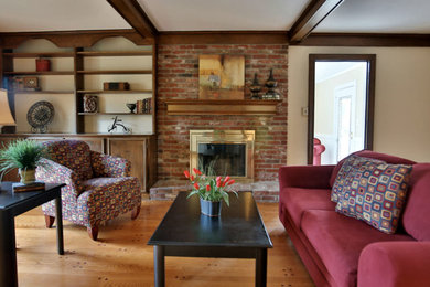 Elegant living room photo in Louisville