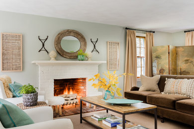 Example of an eclectic living room design in Boston