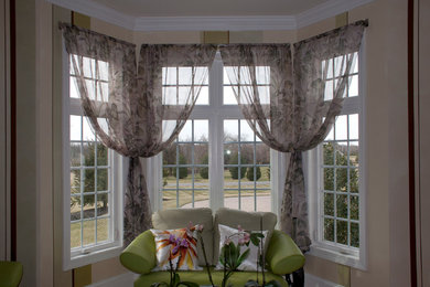 Example of a classic living room design in DC Metro