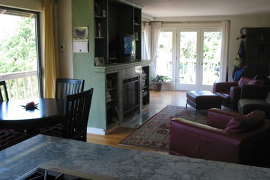 Example of an eclectic living room design in Seattle