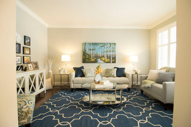 Example of a transitional living room design in Ottawa