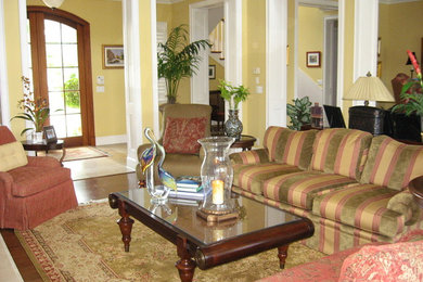 Living room - traditional living room idea in Miami