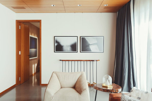 Contemporary Living Room by ravi vazirani design studio