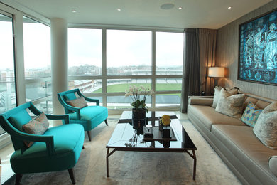 Свежая идея для дизайна: парадная гостиная комната среднего размера в стиле модернизм с коричневыми стенами и мраморным полом - отличное фото интерьера