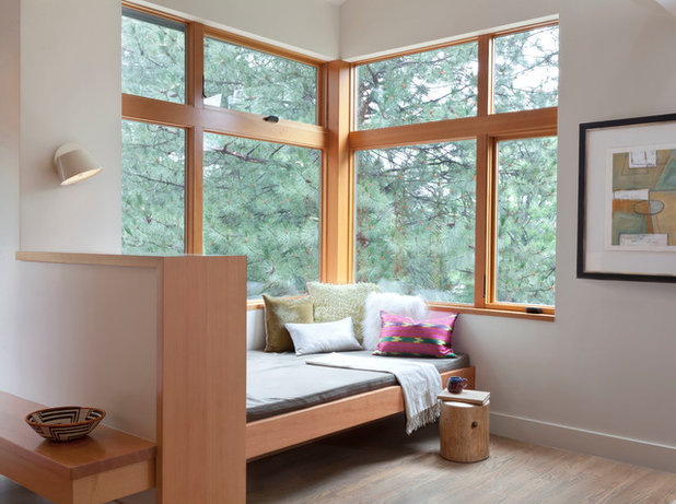 Contemporary Living Room by studiovert environmental + interior design