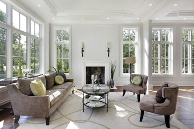 Example of a transitional living room design in Sacramento