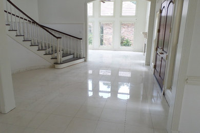 Polished Porcelain, 24"x24" Tile with a 1/8" Grout Line