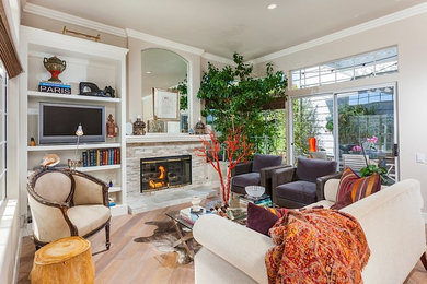 Example of a transitional living room design in Orange County