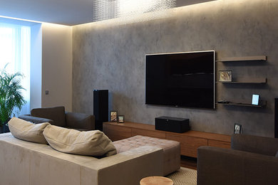 Aménagement d'un salon contemporain de taille moyenne et ouvert avec un sol en marbre, un téléviseur fixé au mur, un sol gris et un mur gris.