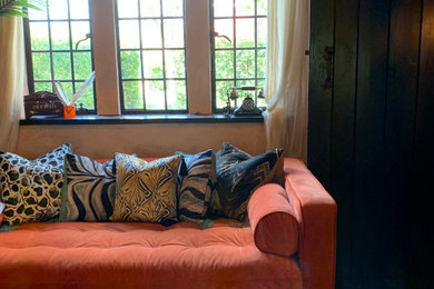 Living room - small craftsman living room idea in Sussex