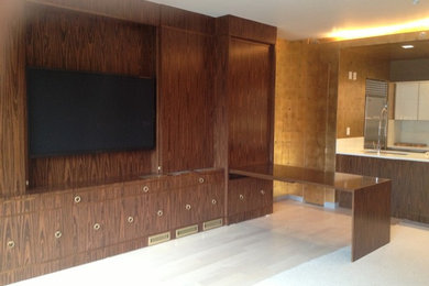 Стильный дизайн: парадная, открытая гостиная комната среднего размера в стиле модернизм с скрытым телевизором - последний тренд