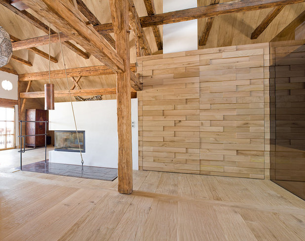 Traditional Living Room by AREA Handelsgesellschaft mbH - Linz OÖ
