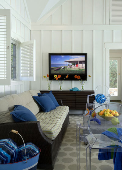 Coastal Living Room by SV Design