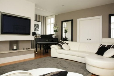 Photo of a contemporary living room in Kent.