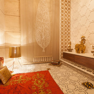 Modernes Wohnzimmer in Delhi
