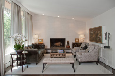 Example of a transitional living room design in DC Metro