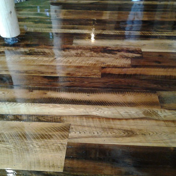Reclaimed oak barn wood flooring